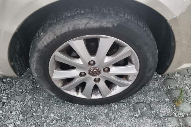 Used Buick Excelle 2013 1.5L Automatic Luxury Model Exterior 7