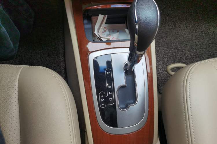 Used Buick Excelle 2013 1.5L Automatic Luxury Model Gear Lever