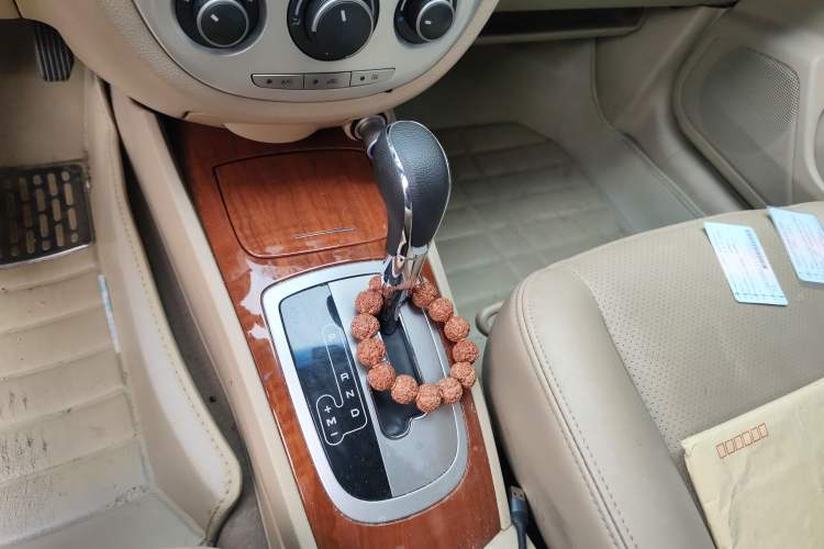 Used Buick Excelle 2013 1.5L Automatic Luxury Model Gear Lever