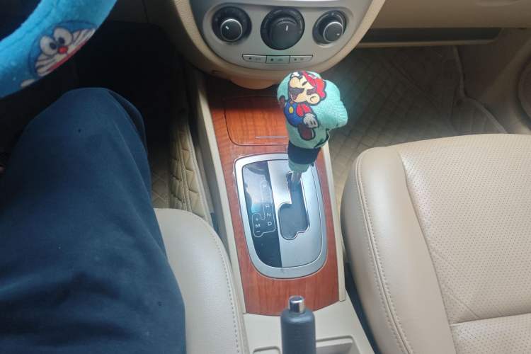 Used Buick Excelle 2013 1.5L Automatic Luxury Model Gear Lever