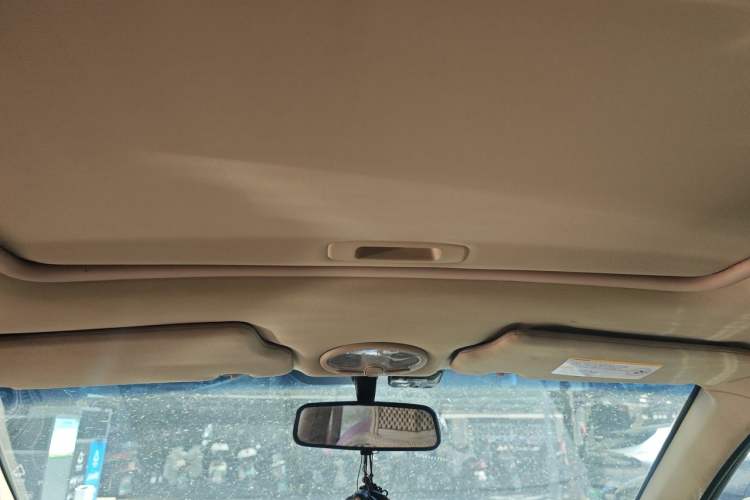 Used Buick Excelle 2013 1.5L Manual Classic Model Headliner