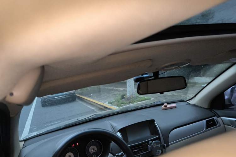 Used Buick Excelle 2013 1.5L Manual Classic Model Headliner