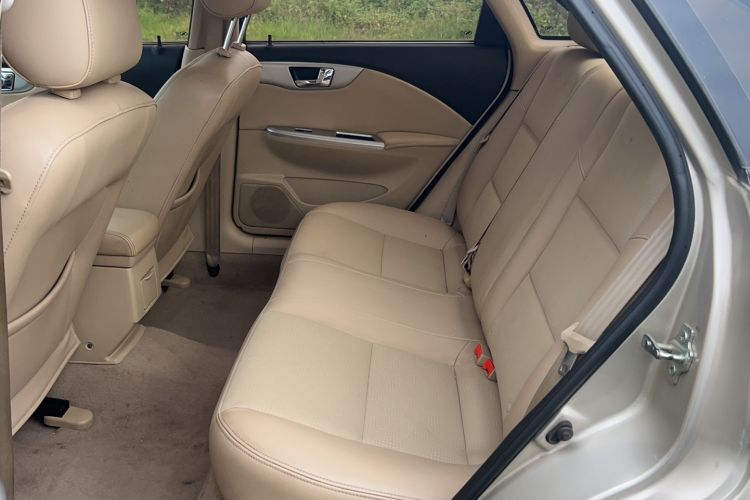 Used Buick Excelle 2013 1.5L Automatic Classic Model Interior 1