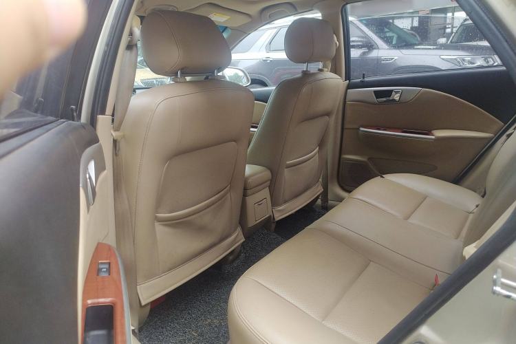 Used Buick Excelle 2013 1.5L Manual Luxury Model Interior 1