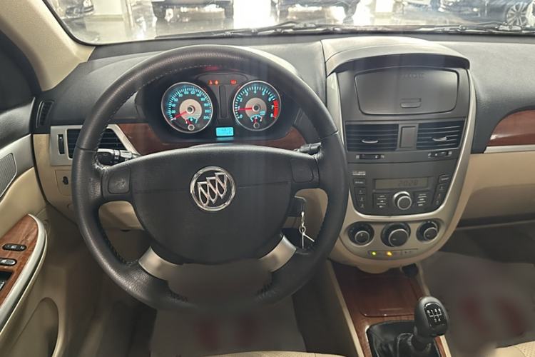 Used Buick Excelle 2013 1.5L Manual Luxury Model Interior 1