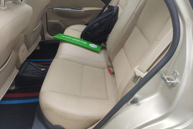 Used Buick Excelle 2013 1.5L Automatic Classic Model Interior 1