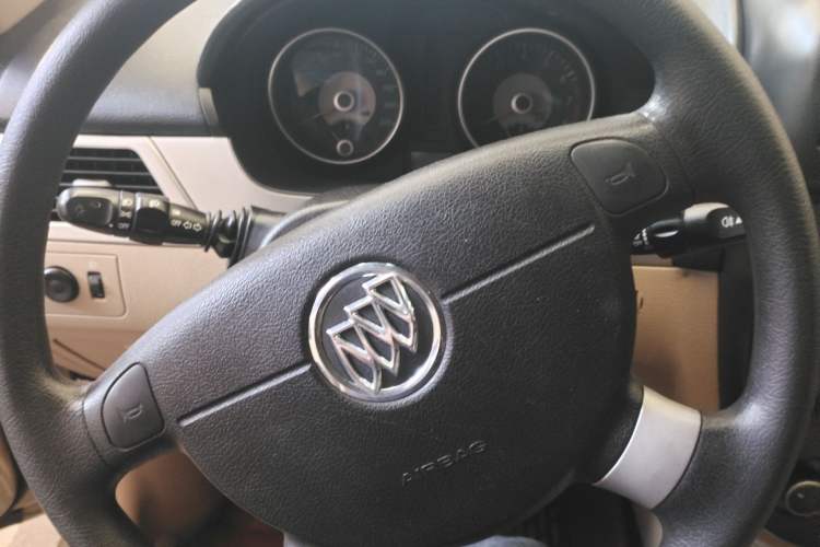 Used Buick Excelle 2013 1.5L Automatic Classic Model Interior 1
