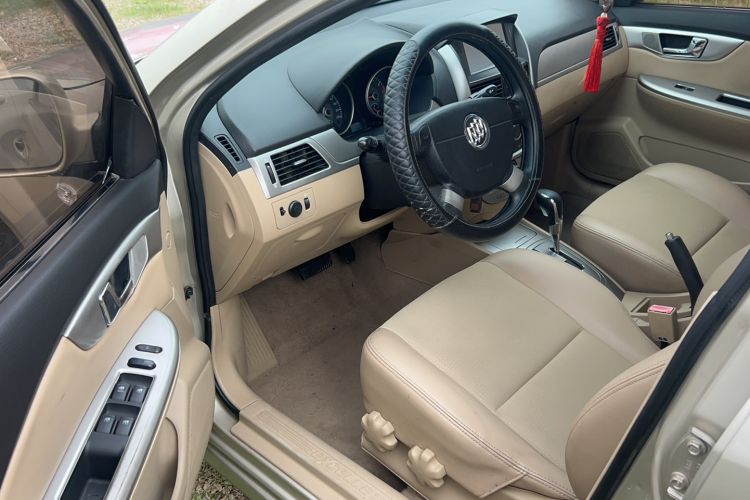 Used Buick Excelle 2013 1.5L Automatic Classic Model Interior 2