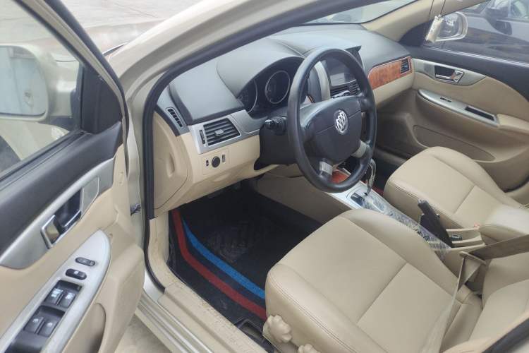 Used Buick Excelle 2013 1.5L Automatic Classic Model Interior 2