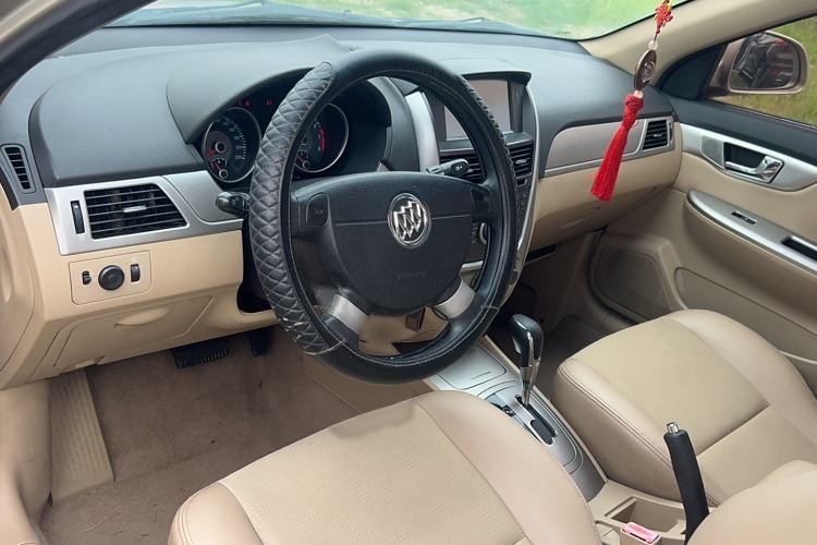 Used Buick Excelle 2013 1.5L Automatic Classic Model Interior 3