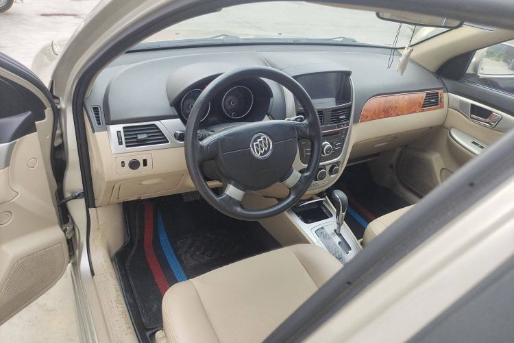 Used Buick Excelle 2013 1.5L Automatic Classic Model Interior 3