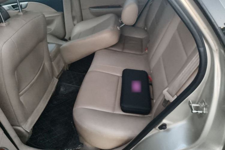 Used Buick Excelle 2013 1.5L Automatic Luxury Model Interior 4