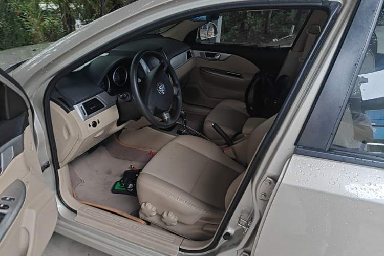 Used Buick Excelle 2013 1.5L Automatic Classic Model Left Front Seat
