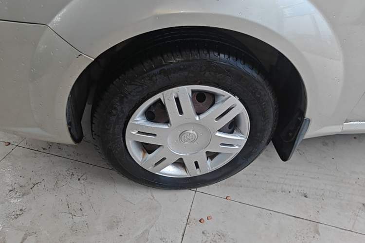 Used Buick Excelle 2013 1.5L Automatic Classic Model Left Front Wheel Hub