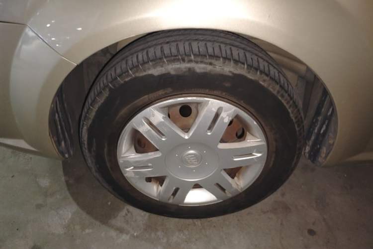 Used Buick Excelle 2013 1.5L Automatic Classic Model Left Front Wheel Hub