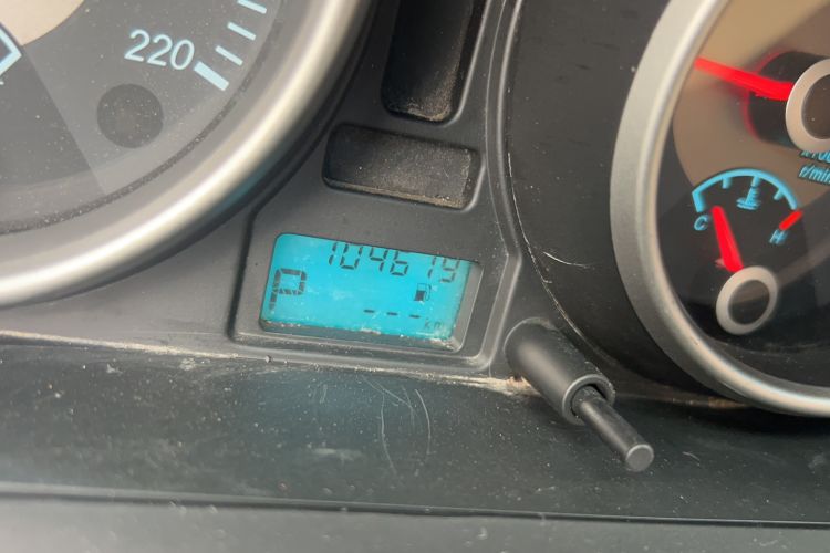Used Buick Excelle 2013 1.5L Automatic Classic Model Odometer Close Up