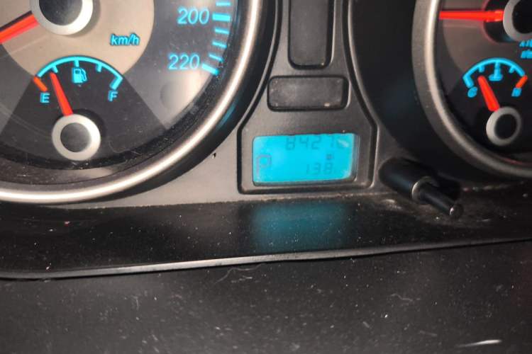 Used Buick Excelle 2013 1.5L Automatic Classic Model Odometer Close Up
