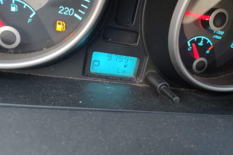 Used Buick Excelle 2013 1.5L Automatic Classic Model Odometer Close Up