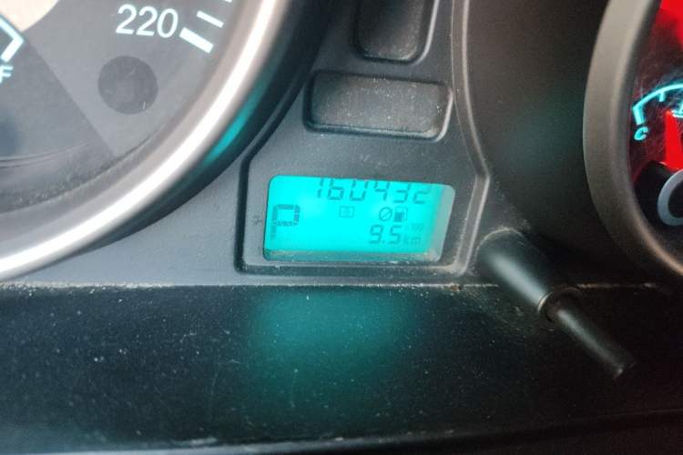 Used Buick Excelle 2013 1.5L Automatic Classic Model Odometer Close Up