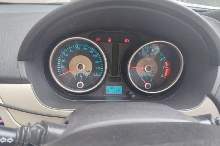 Used Buick Excelle 2013 1.5L Manual Luxury Model Odometer Close Up