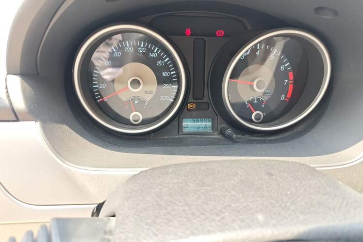 Used Buick Excelle 2013 1.5L Automatic Classic Model Odometer Close Up