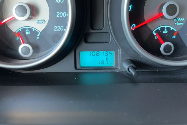Used Buick Excelle 2013 1.5L Manual Luxury Model Odometer Close Up