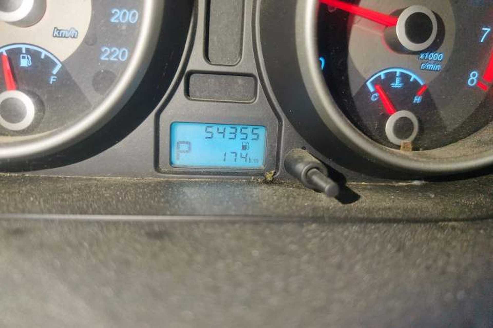 Used Buick Excelle 2013 1.5L Automatic Classic Model Odometer Close Up