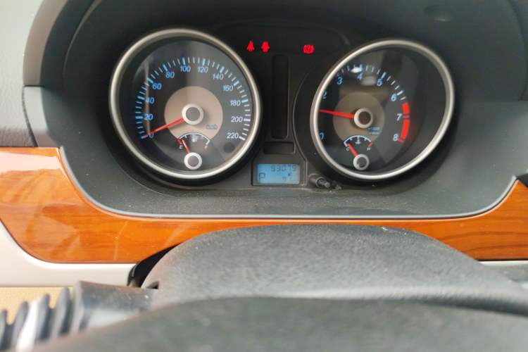 Used Buick Excelle 2013 1.5L Automatic Luxury Model Odometer Close Up