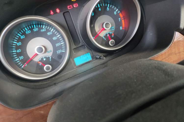 Used Buick Excelle 2013 1.5L Manual Luxury Model Odometer Close Up
