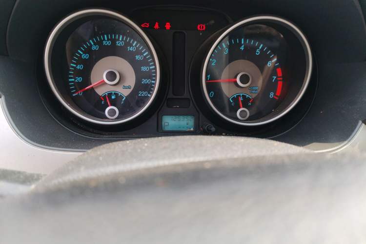 Used Buick Excelle 2013 1.5L Automatic Classic Model Odometer Close Up