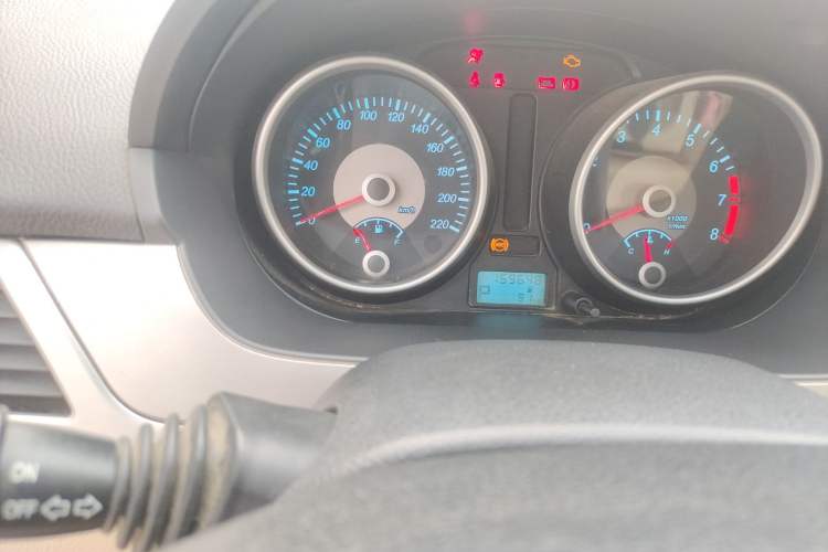 Used Buick Excelle 2013 1.5L Automatic Classic Model Odometer Close Up