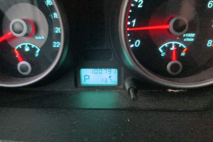Used Buick Excelle 2013 1.5L Automatic Luxury Model Odometer Close Up