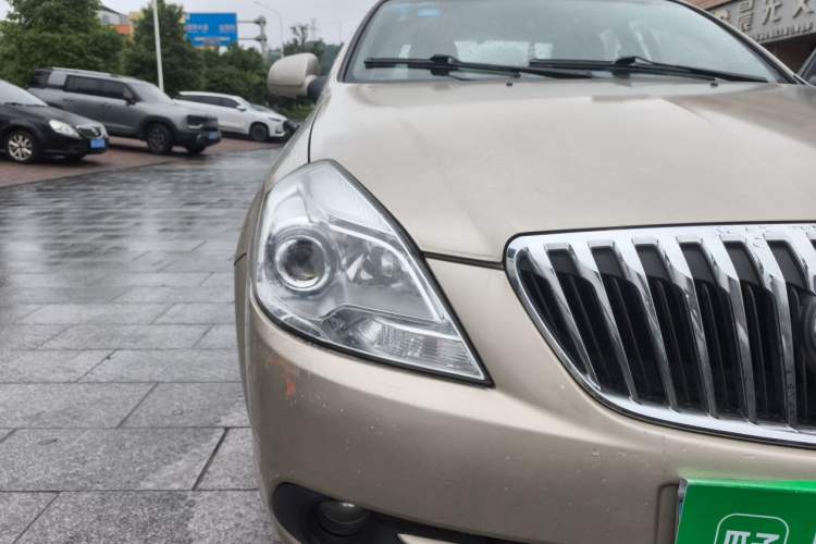 Used Buick Excelle 2013 1.5L Manual Classic Model Right Front Headlight