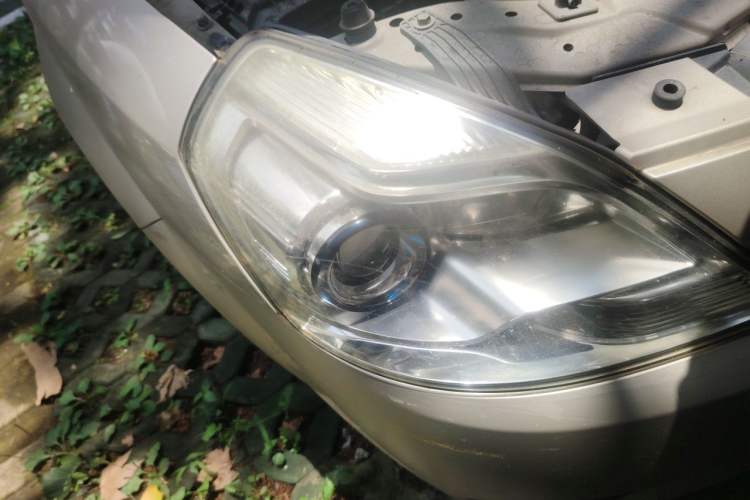 Used Buick Excelle 2013 1.5L Manual Luxury Model Right Front Headlight