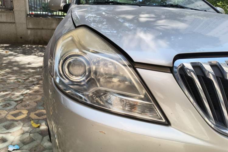 Used Buick Excelle 2013 1.5L Automatic Classic Model Right Front Headlight