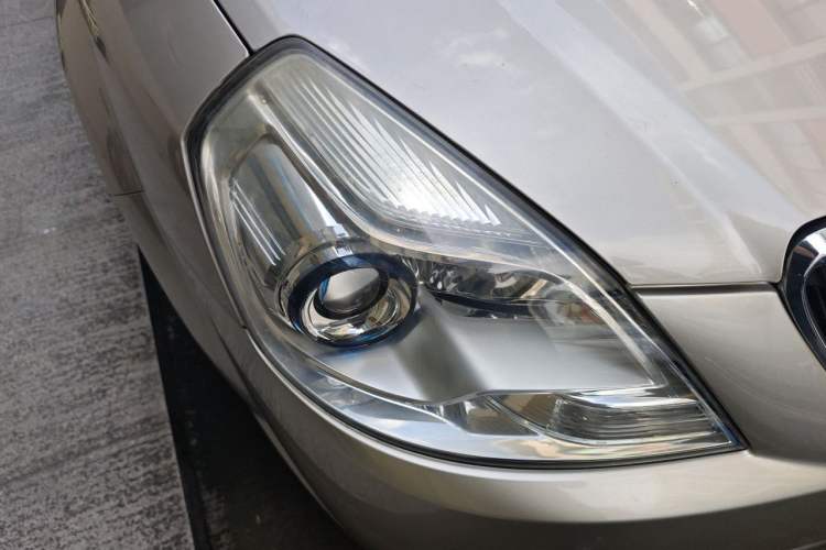 Used Buick Excelle 2013 1.5L Manual Classic Model Right Front Headlight