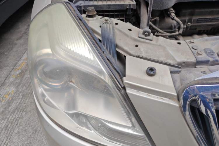 Used Buick Excelle 2013 1.5L Automatic Classic Model Right Front Headlight