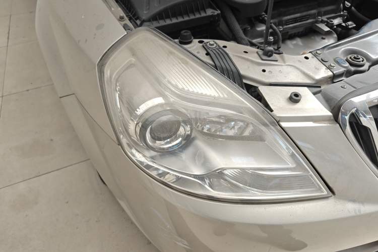 Used Buick Excelle 2013 1.5L Manual Classic Model Right Front Headlight