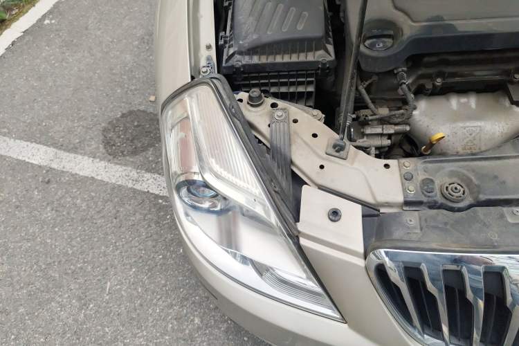 Used Buick Excelle 2013 1.5L Automatic Luxury Model Right Front Headlight