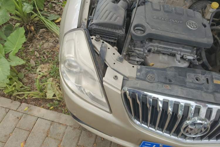 Used Buick Excelle 2013 1.5L Manual Classic Model Right Front Headlight