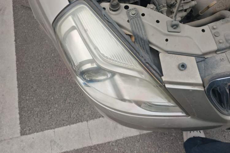 Used Buick Excelle 2013 1.5L Automatic Classic Model Right Front Headlight