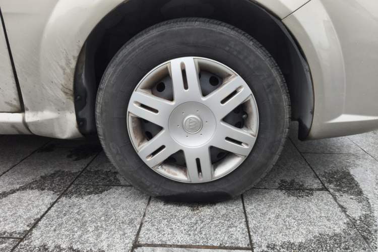 Used Buick Excelle 2013 1.5L Manual Classic Model Right Front Wheel Hub
