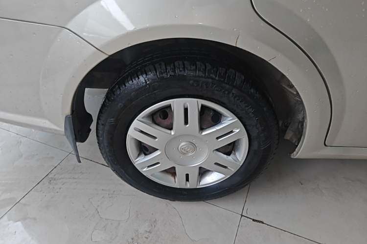 Used Buick Excelle 2013 1.5L Automatic Classic Model Right Rear Wheel Hub