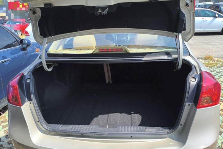 Used Buick Excelle 2013 1.5L Automatic Classic Model Trunk