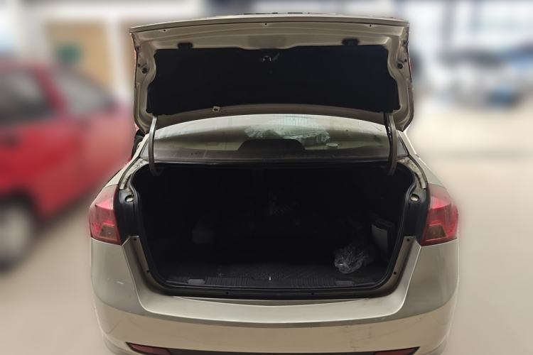 Used Buick Excelle 2013 1.5L Manual Classic Model Trunk