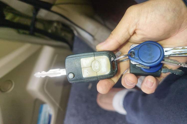 Used Buick Excelle 2013 1.5L Automatic Classic Model Vehicle Key
