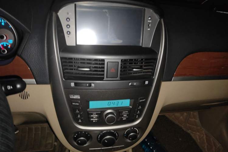 Used Buick Excelle 2013 1.5L Manual Luxury Model Audio And AC Panel
