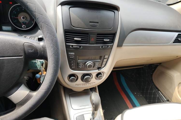 Used Buick Excelle 2013 1.5L Automatic Classic Model Audio And AC Panel