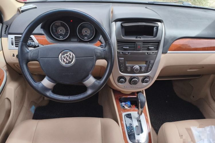 Used Buick Excelle 2013 1.5L Automatic Luxury Model Center Console