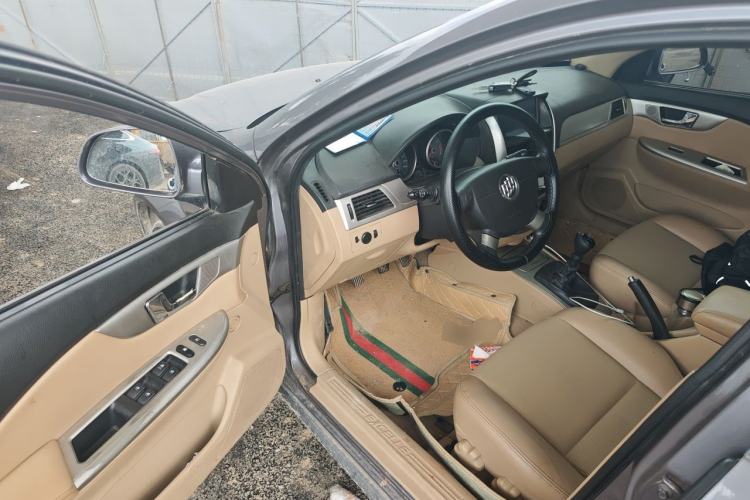 Used Buick Excelle 2013 1.5L Manual Classic Model Driver Seat